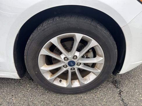 Used 2020 Ford Fusion SE image 27