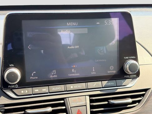 Used 2025 Nissan Altima 2.5 SV FWD image 29