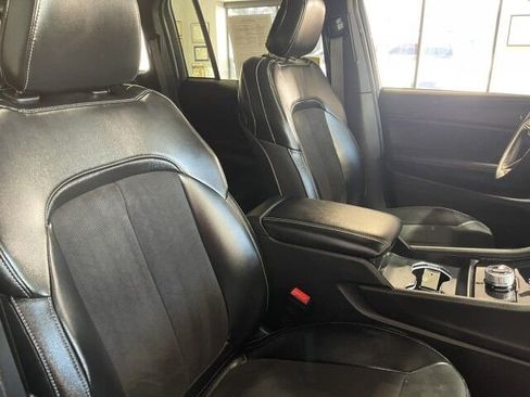 Used 2024 Jeep Grand Cherokee Altitude image 13