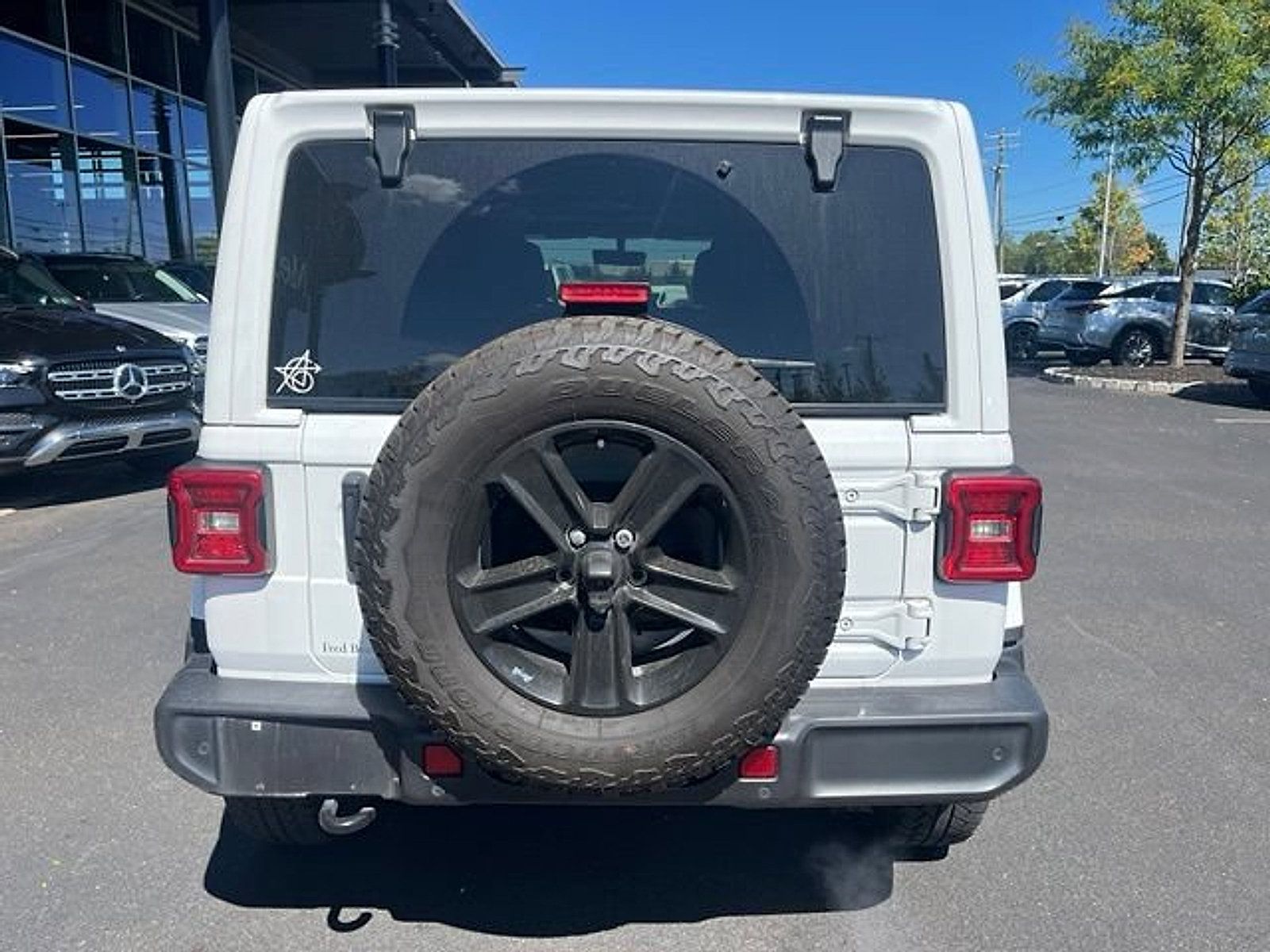 Used 2021 Jeep Wrangler Unlimited Sahara AWD/4WD image 6