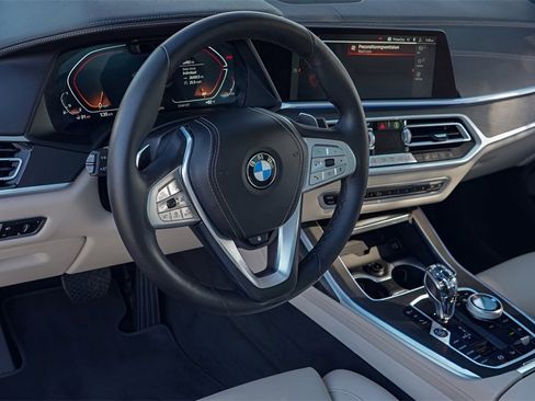 Used 2022 BMW X7 xDrive40i w/ Executive Package image 9