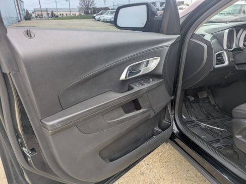 Used 2017 Chevrolet Equinox LT image 11