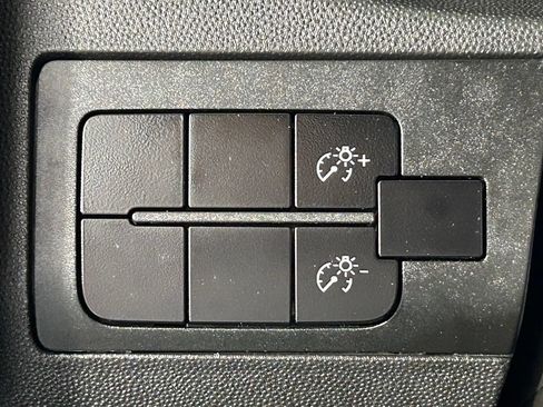 Used 2025 RAM ProMaster 2500 FWD image 24