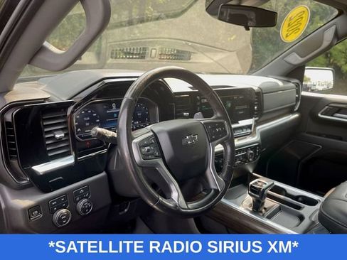 Used 2022 Chevrolet Silverado 1500 RST AWD/4WD image 11