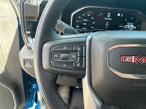 Used 2022 GMC Sierra 1500 Elevation w/ X31 Off-Road Package AWD/4WD image 11