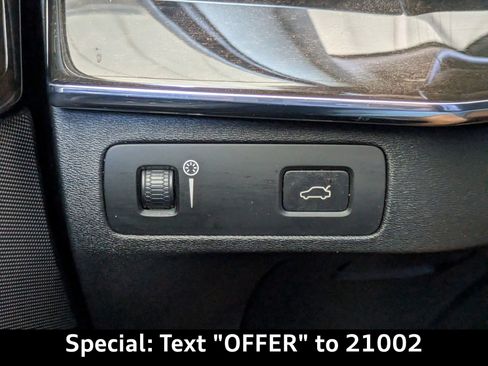 Used 2018 Volvo XC90 T6 Momentum w/ Momentum Plus Package image 28