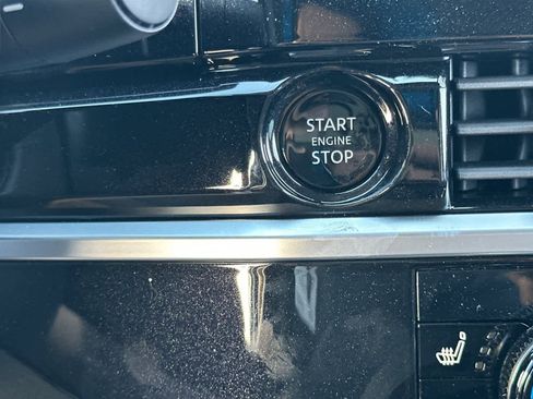 New 2025 Nissan Pathfinder SL image 25