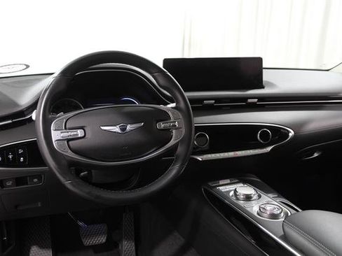 Certified 2022 Genesis GV70 2.5T image 6