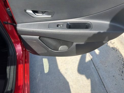 Used 2023 Hyundai Elantra SE w/ Cargo Package FWD image 31