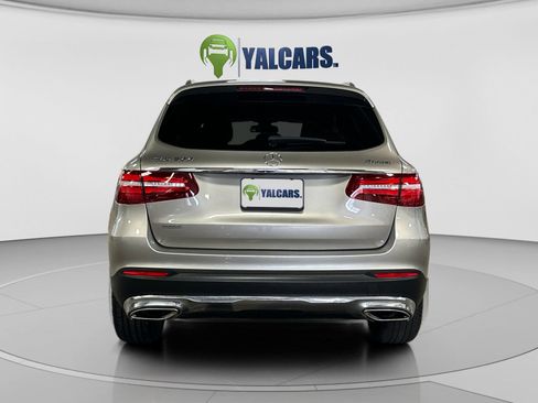 Used 2019 Mercedes-Benz GLC 300 4MATIC w/ Multimedia Package image 4