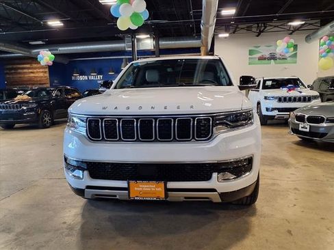 Used 2024 Jeep Wagoneer Series II AWD/4WD image 2