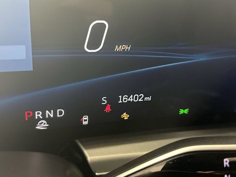 Used 2024 Cadillac Lyriq Sport RWD image 15
