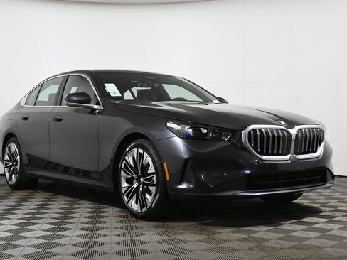 New 2026 BMW 530i xDrive AWD/4WD image 9