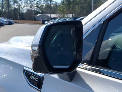 Used 2021 GMC Yukon XL SLT w/ SLT Premium Package image 21