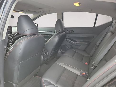 Used 2023 Nissan Altima 2.0 SR FWD image 9