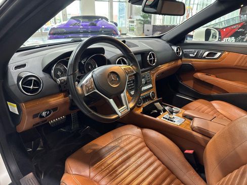 Used 2013 Mercedes-Benz SL 550 w/ Premium Pkg image 52