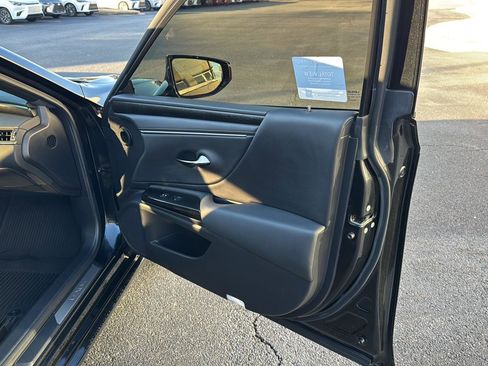 Certified 2022 Lexus ES 350 w/ Premium Package image 12