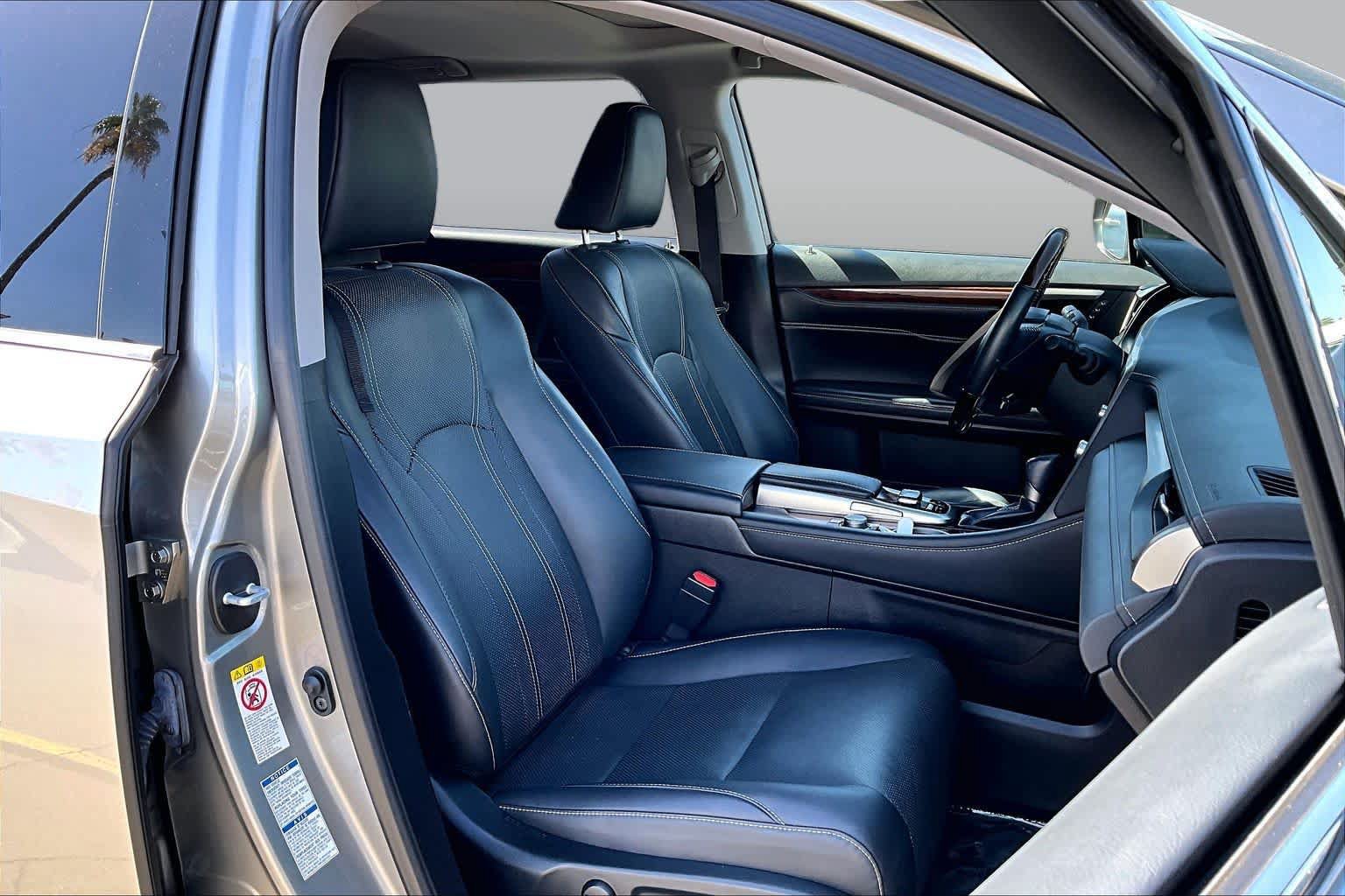 Used 2019 Lexus RX 450hL Premium w/ Premium Package AWD/4WD image 8