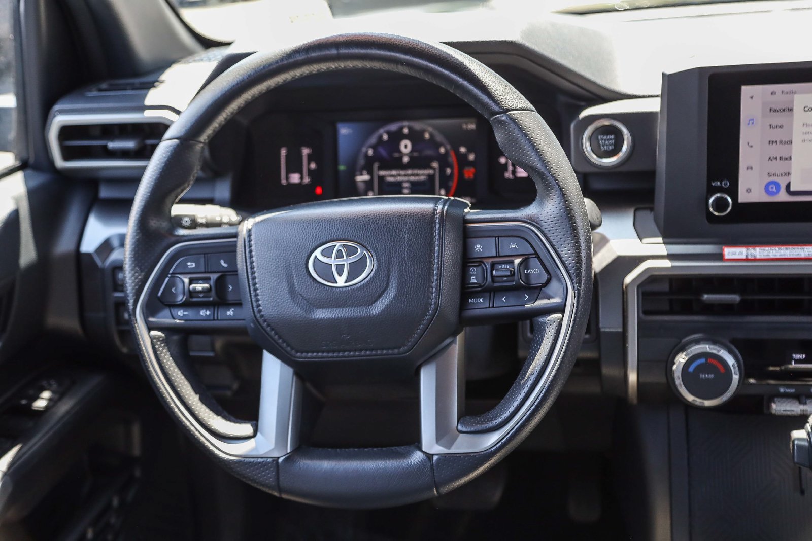 Certified 2025 Toyota 4Runner SR5 AWD/4WD image 14