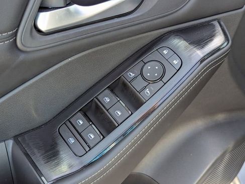 Certified 2025 Nissan Rogue SV w/ SV Premium Package image 19