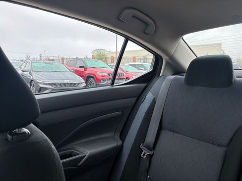 Used 2025 Nissan Versa SV image 34