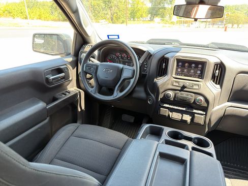 Used 2024 Chevrolet Silverado 1500 Custom Trail Boss w/ LPO, Dark Essentials Package AWD/4WD image 10