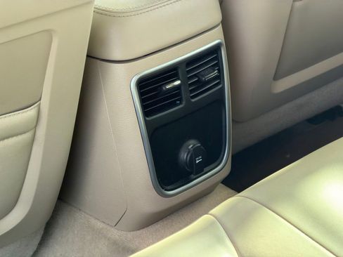 Used 2013 Chrysler 300 RWD image 34