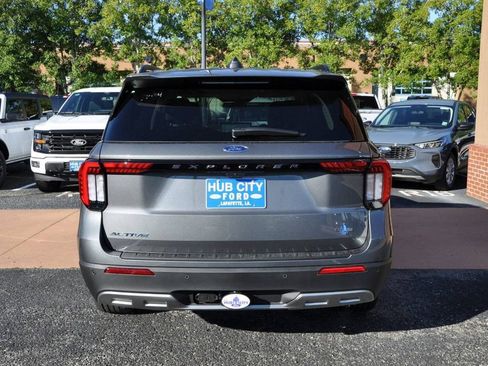 New 2026 Ford Explorer Active w/ Active Comfort Package image 4