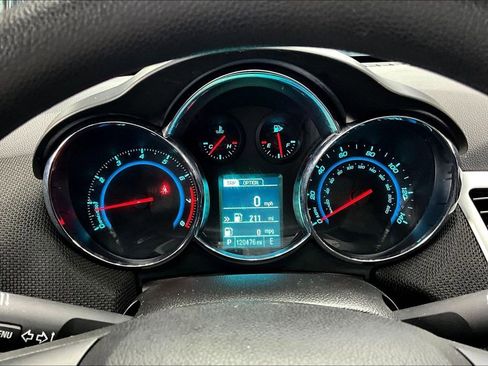 Used 2015 Chevrolet Cruze LT image 12