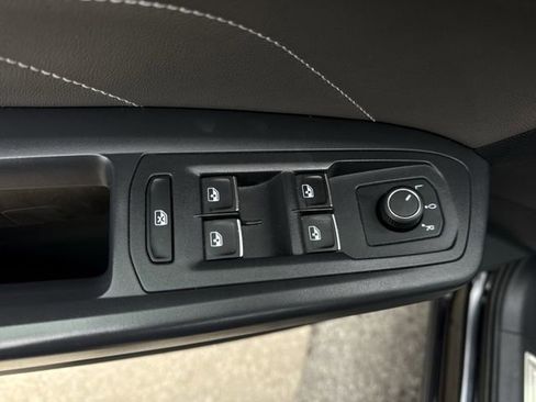 Used 2021 Volkswagen Atlas SE image 23