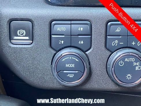 Used 2025 Chevrolet Silverado 1500 LT w/ Z71 Off-Road Package AWD/4WD image 29