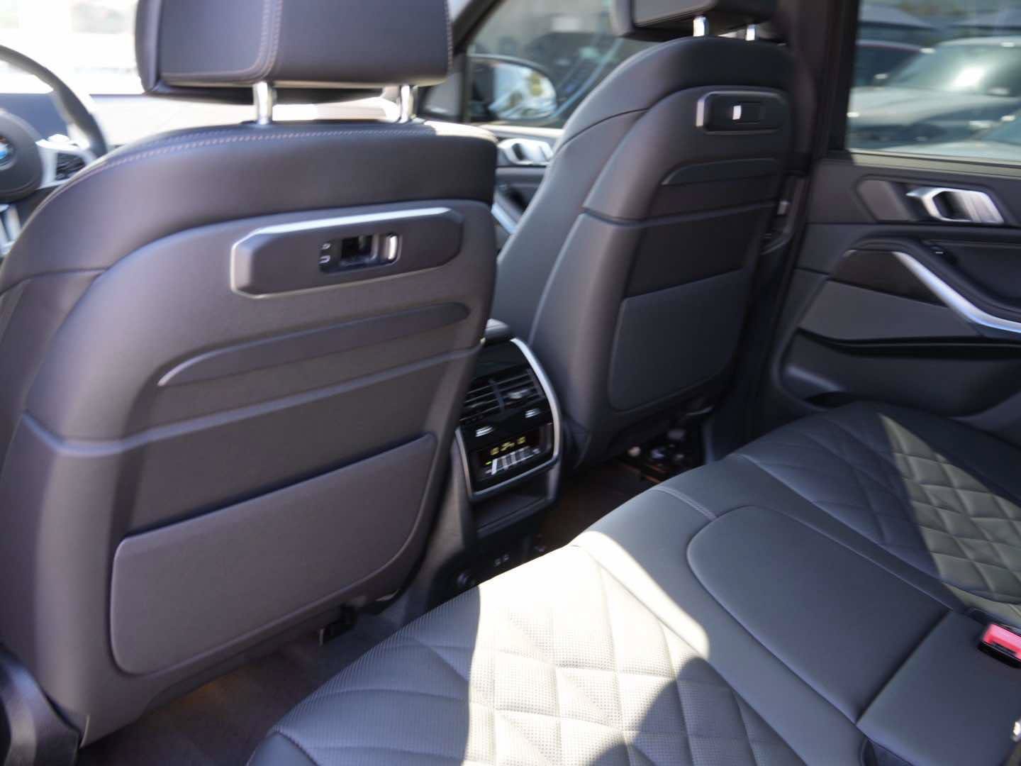 Used 2026 BMW X5 M60i w/ Executive Package AWD/4WD image 10