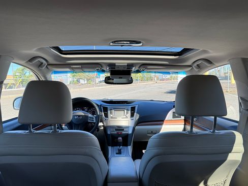 Used 2014 Subaru Outback 2.5i Limited w/ Moonroof Package image 16