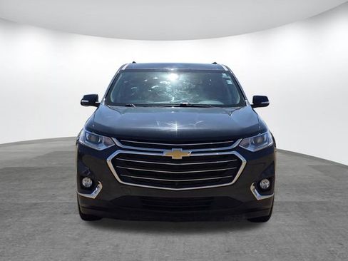 Used 2021 Chevrolet Traverse LT w/ LT Premium Package image 2