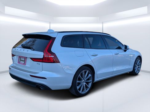 Used 2020 Volvo V60 T5 Momentum w/ Protection Package Premier image 6