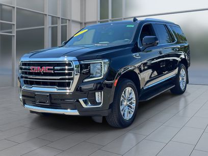 Used 2024 GMC Yukon SLT w/ SLT Luxury Package