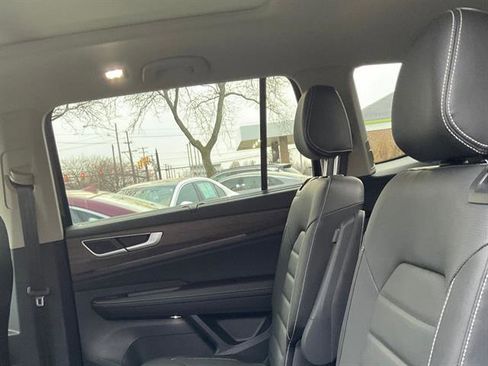 New 2026 Volkswagen Atlas SEL image 6