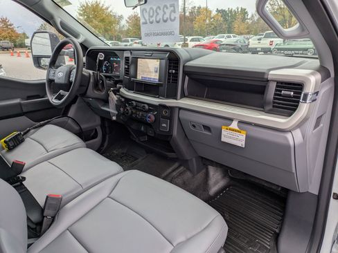 New 2025 Ford F450 XL image 39