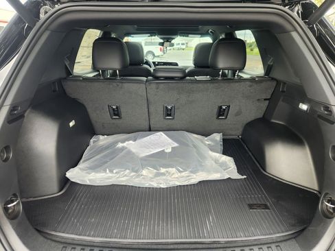 New 2026 Chevrolet Equinox LT w/ Convenience Package II FWD image 32