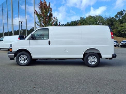 New 2026 Chevrolet Express 2500 w/ Driver Convenience Package image 30