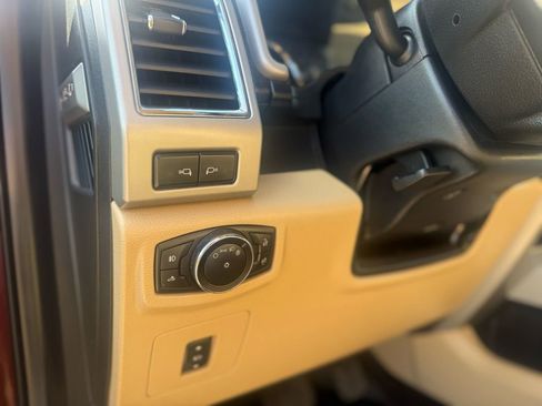 Used 2017 Ford F150 Lariat image 9