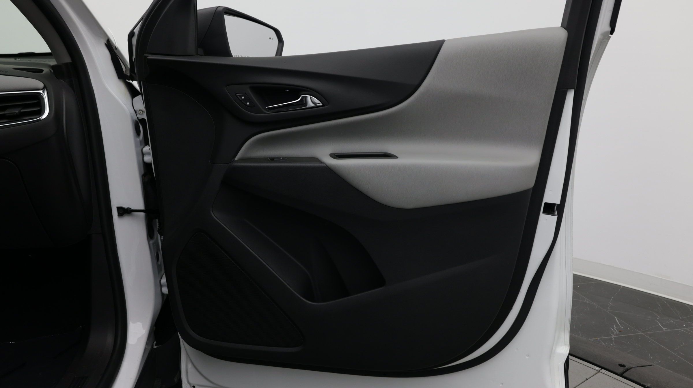 Used 2023 Chevrolet Equinox LS FWD image 35