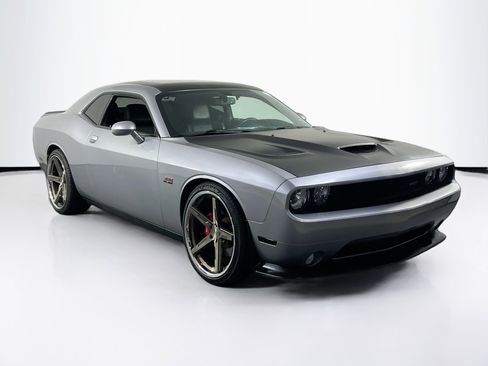 Used 2014 Dodge Challenger SRT8 w/ Harman/Kardon Audio Group image 3