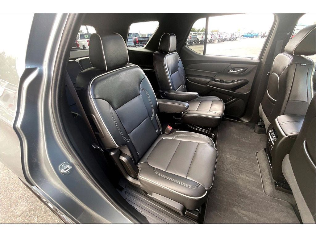 Used 2023 Chevrolet Traverse Premier FWD image 29