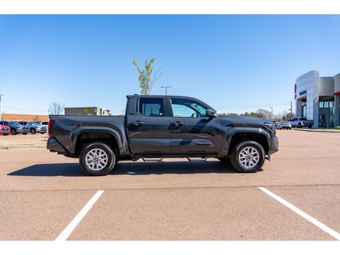 Certified 2025 Toyota Tacoma SR5 image 4