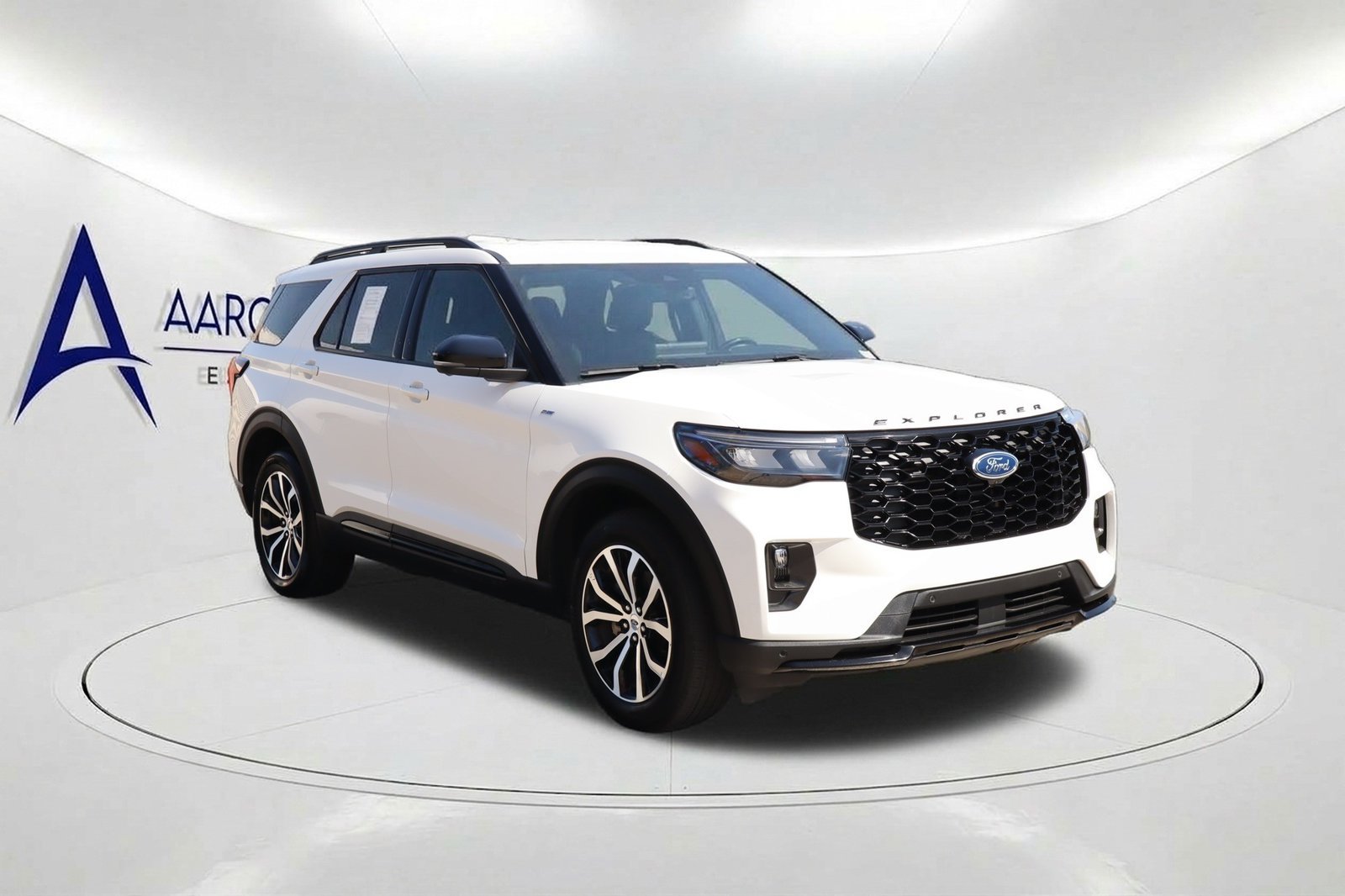 Used 2025 Ford Explorer ST-Line AWD/4WD image 3
