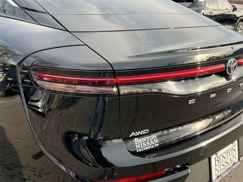 Used 2023 Toyota Crown XLE image 13