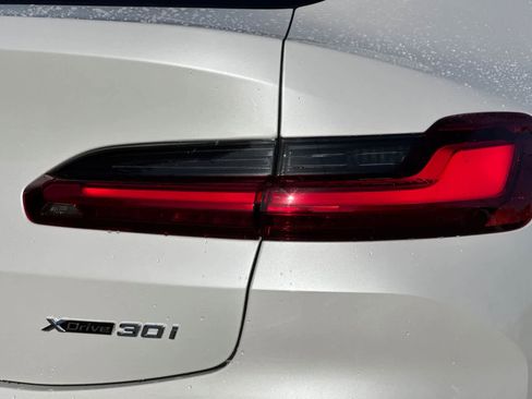 Used 2024 BMW X4 xDrive30i w/ Premium Package image 32