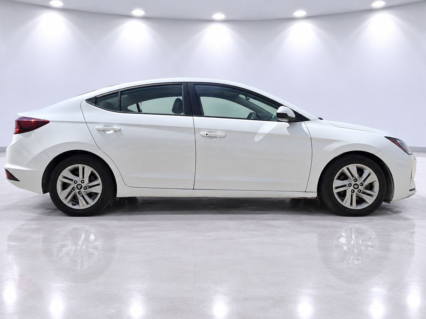 Used 2019 Hyundai Elantra Value Edition w/ Cargo Package FWD image 3