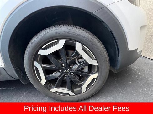 Certified 2024 Kia Telluride EX w/ EX Captain's Chair Package FWD image 2